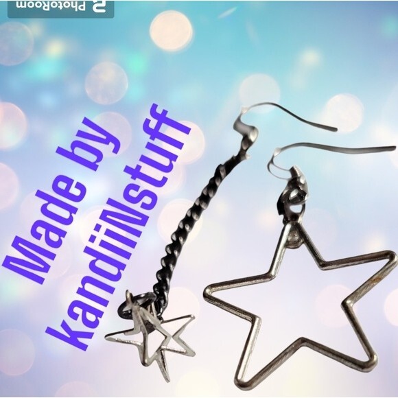 HANDMADE UPCYCLED MISMATCHED STAR EARRINGS - Picture 1 of 4
